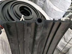 中埋式橡胶止水带厂家_止水钢板生产企业