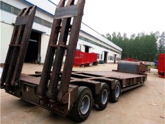 甘肃省49吨低平板拖盘子车近期价格浮动明显
