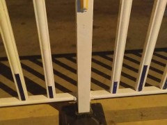 南宁道路护栏规格款式锌钢护栏批发价