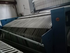 哈尔滨市转让二手工业大型水洗厂设备洗衣房二手布草折叠机烫平机