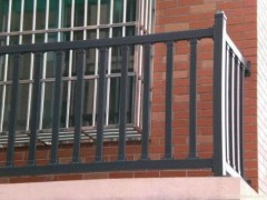 长沙防护栏围栏管道门窗除锈刷漆翻新 围栏油漆翻新