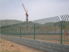 生锈的铁栏杆大家是怎么翻新的?长沙╔护栏油漆翻新