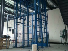 东莞导轨式升降机厂家 升降货梯 上下层安全运输的设备
